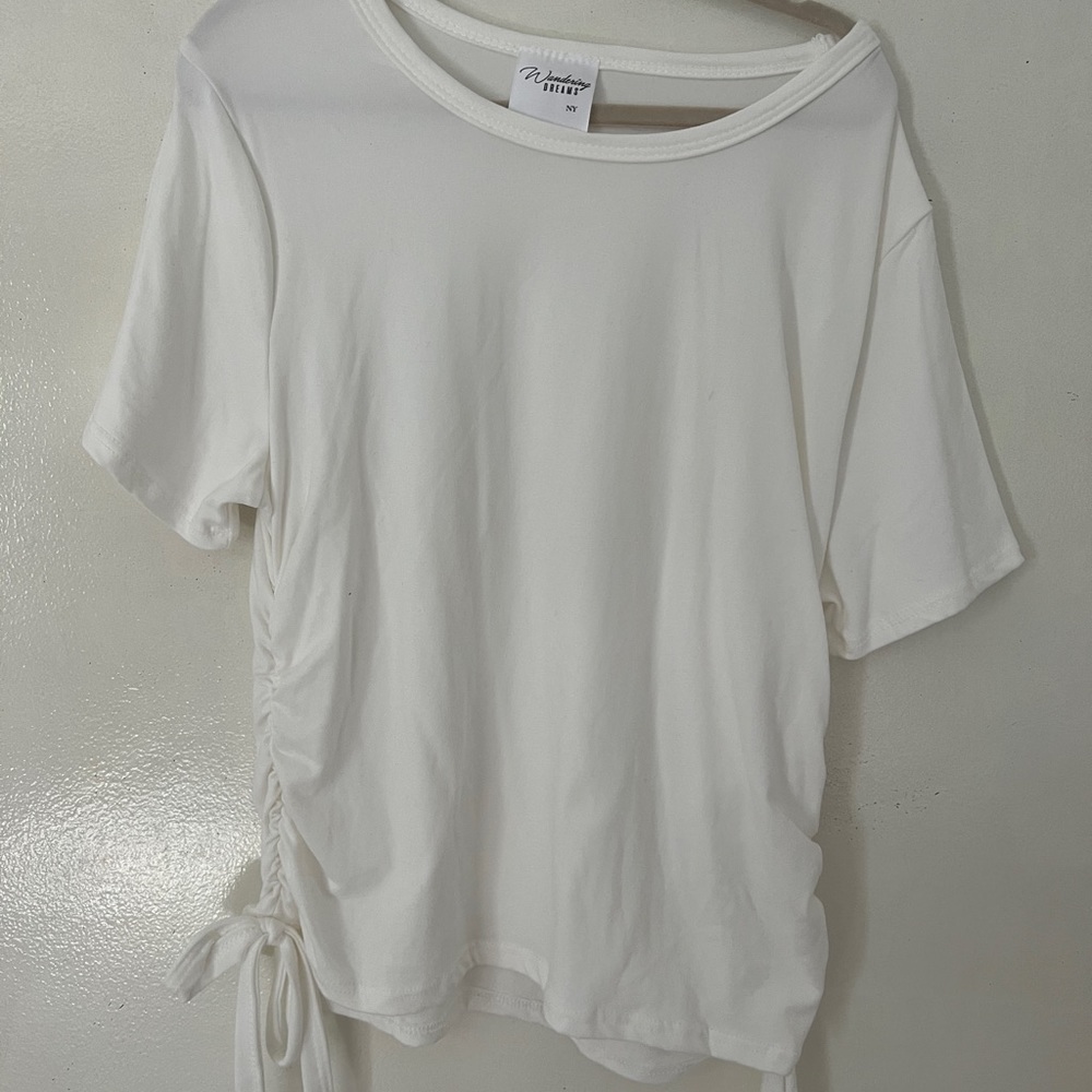 Wandering dreams white top
